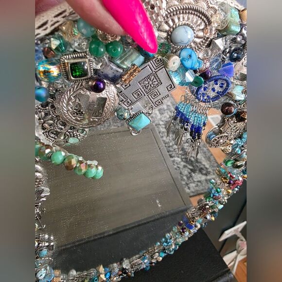 Handmade Jewelled Mirror Oval Wall Mirror Wall Art Bohemian 13x9x0.5'D - Picture 7 of 11